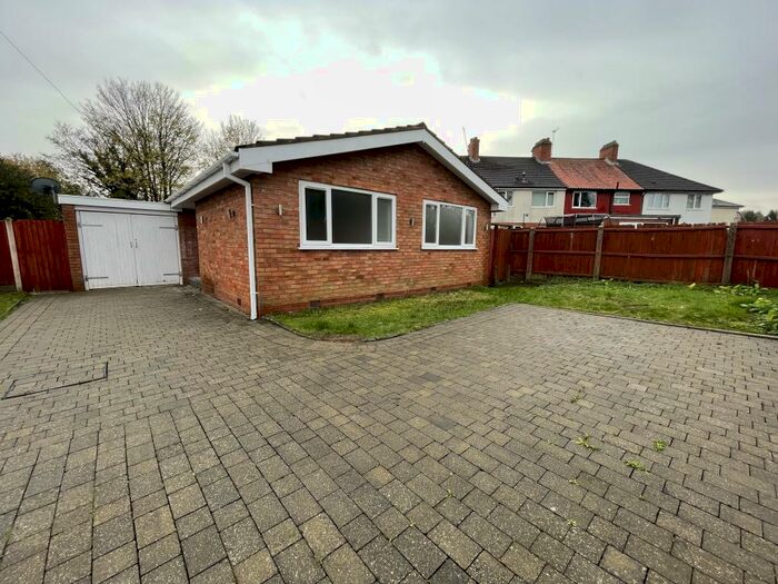 3 Bedroom Bungalow To Rent In Patricia Avenue, Birmingham, B14