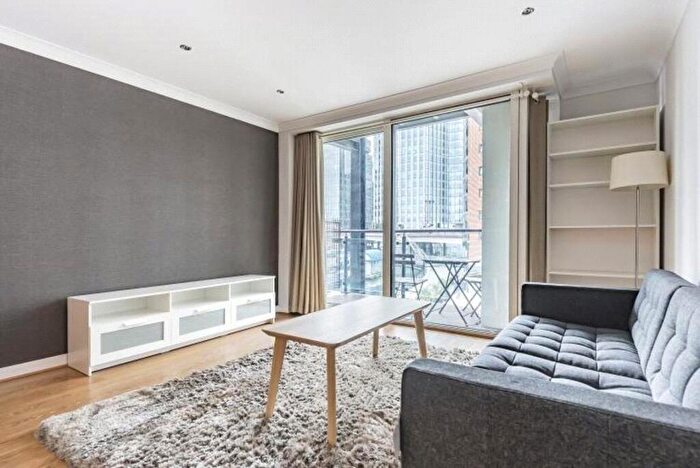 2 Bedroom Flat To Rent In Boardwalk Place, Canary Wharf, E14