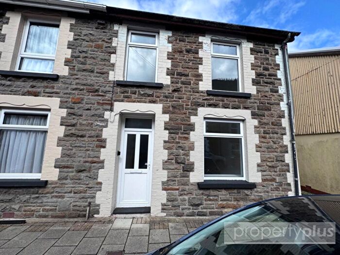 3 Bedroom End Of Terrace House For Sale In Eileen Place, Treherbert, Treorchy, CF42