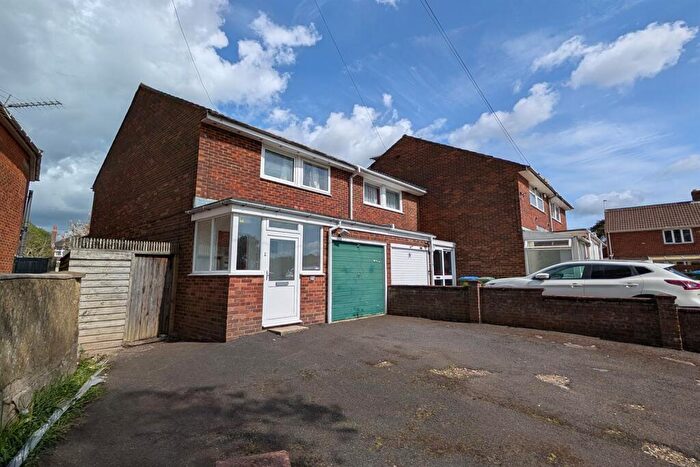 3 Bedroom Semi-Detached House To Rent In Salem Street, SO15