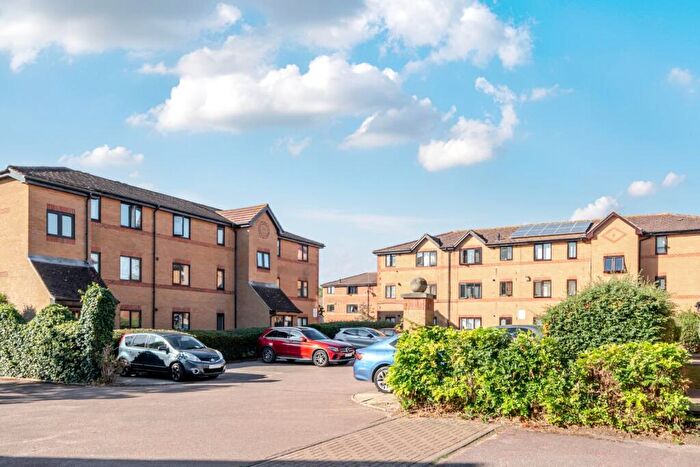2 Bedroom Flat To Rent In Winery Lane, Kingston Upon Thames, Surrey, KT1
