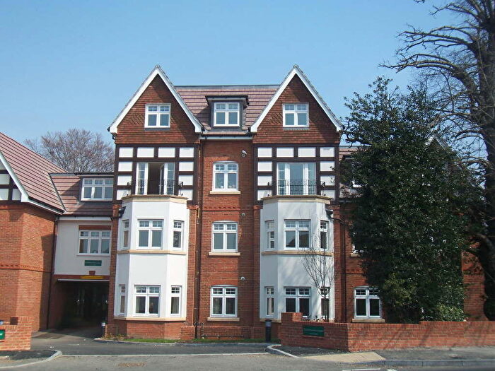 2 Bedroom Flat To Rent In Charlemont House, Cheam Road, Ewell, Surrey, KT17