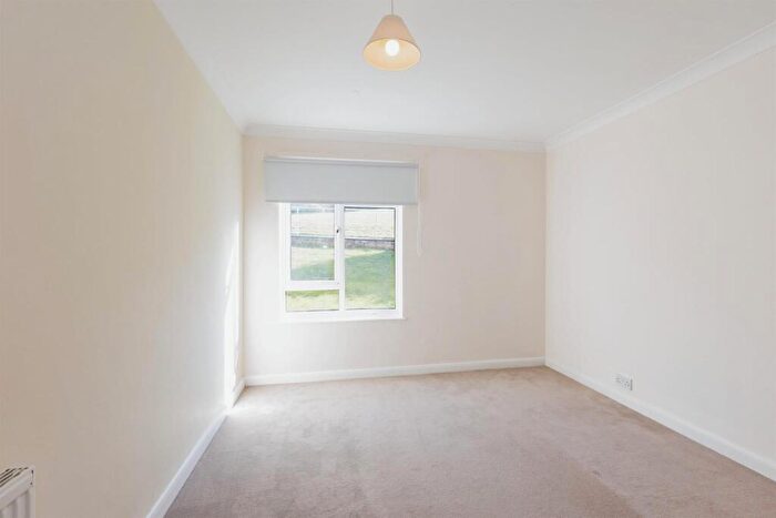 2 Bedroom Apartment To Rent In Chatham Park, Bath, BA2