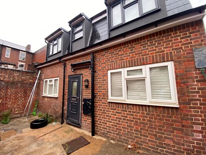 3 Bedroom House To Rent In Cardigan Street, Luton, LU1