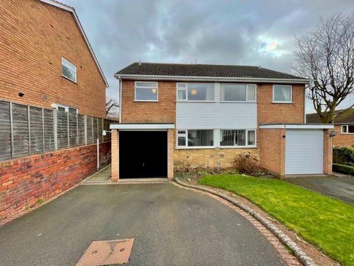 3 Bedroom House To Rent In Eton Walk, Hagley, Stourbridge, DY9