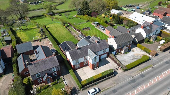 5 Bedroom Detached House For Sale In Main Road, Stretton, DE55