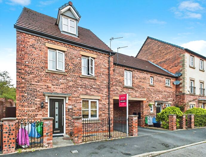 4 Bedroom Town House For Sale In Wexford Close, Haydock, WA11