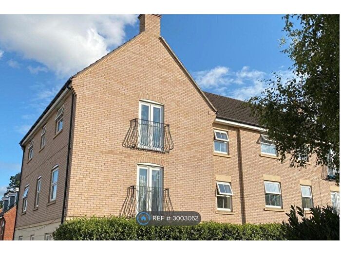 2 Bedroom Flat To Rent In Burywell Road, Wellingborough, NN8
