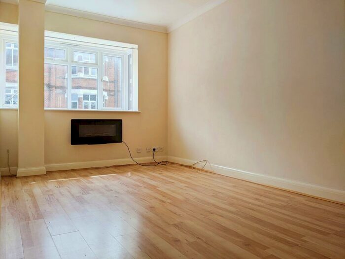 1 Bedroom Apartment To Rent In Woodcote Road, Wallington, SM6