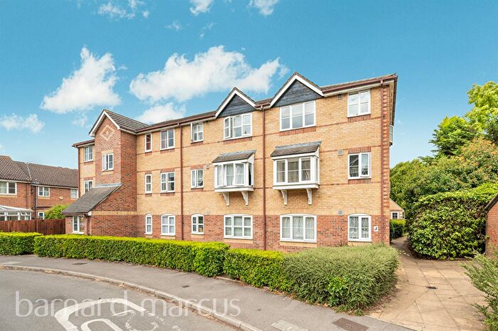 1 Bedroom Flat To Rent In Donald Woods Gardens, Surbiton, KT5
