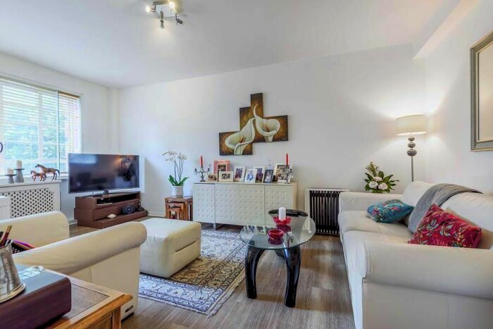 1 Bedroom Apartment To Rent In Kingsmill Terrace, St Johns Wood, Regents Park, NW8