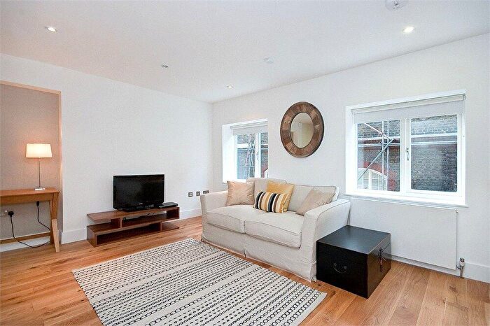 Apartment To Rent In Eagle Court, EC1M