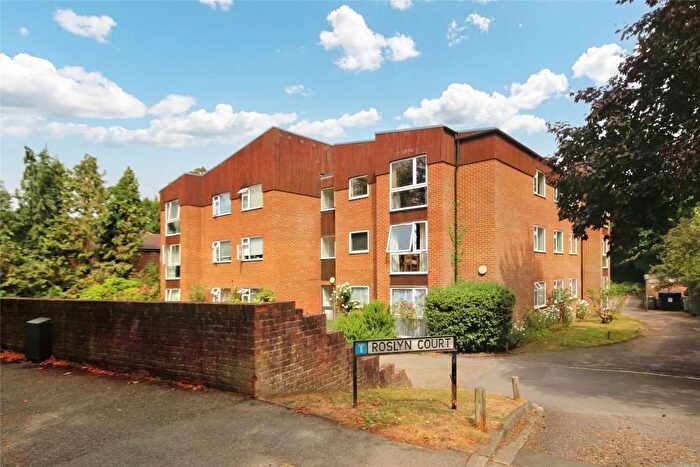 1 Bedroom Property To Rent In Roslyn Court, Woking, GU21