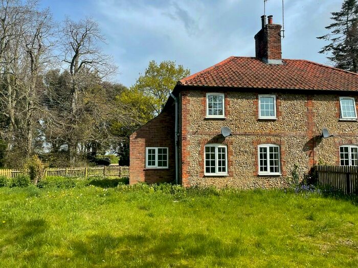 2 Bedroom Semi-Detached House To Rent In West Shammer Cottage, NR21