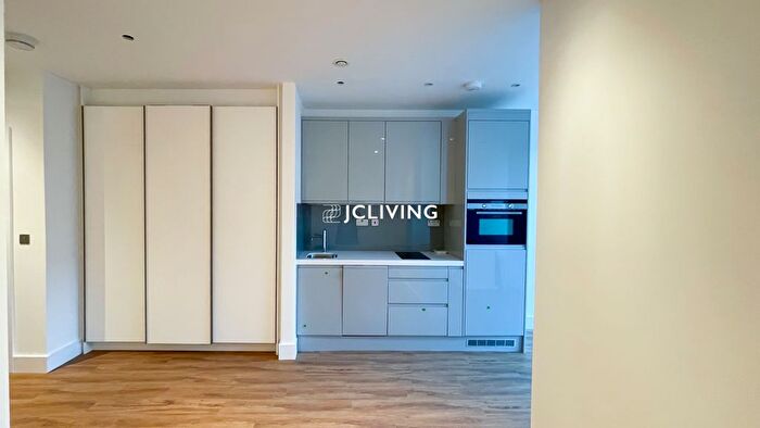 1 Bedroom Flat To Rent In London, W5