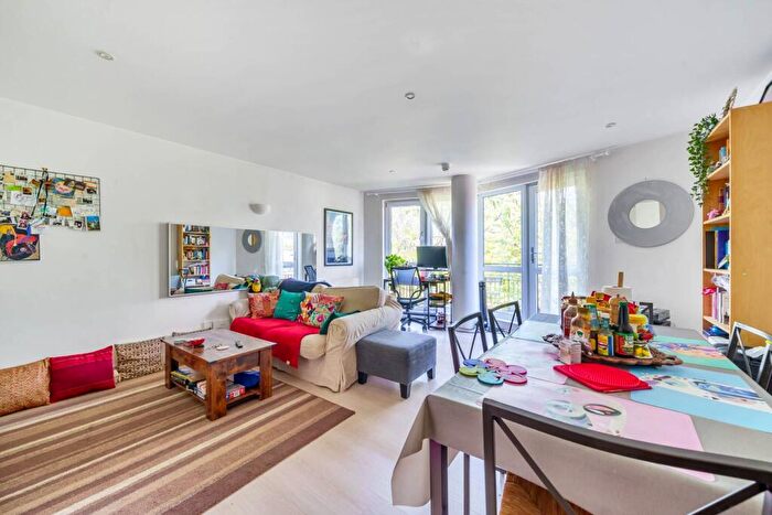 1 Bedroom Flat To Rent In Arnhem Place, Isle Of Dogs, London, E14