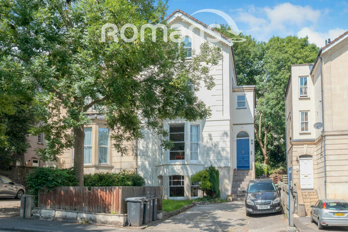 2 Bedroom Apartment To Rent In Cotham Brow, BS6