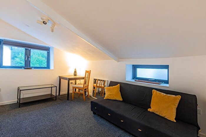1 Bedroom Flat For Sale In Salop Place, Penarth, CF64