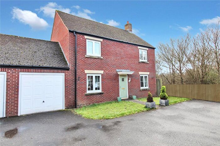 4 Bedroom Detached House For Sale In Stardust Crescent, Swindon, Wiltshire, SN25