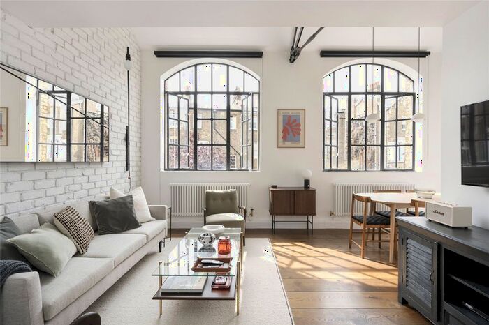 2 Bedroom Flat To Rent In Portobello Road, Notting Hill, London, W11