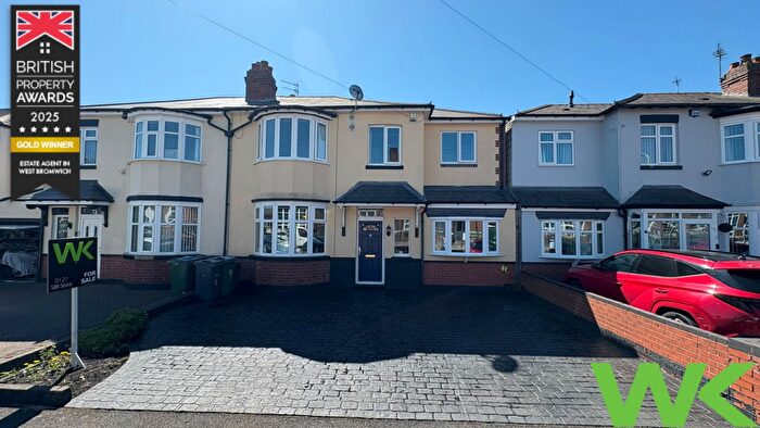 4 Bedroom Semi-Detached House For Sale In Willett Road, West Bromwich, B71