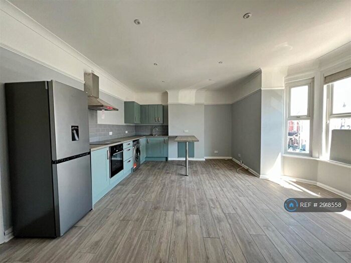2 Bedroom Flat To Rent In Oriel Road, Portsmouth, PO2