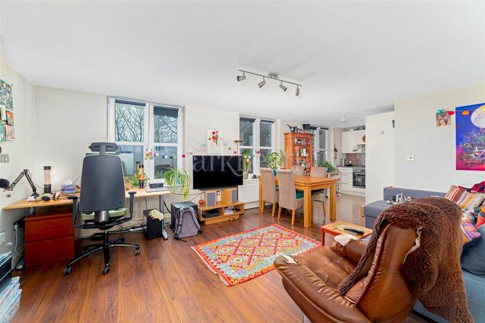 1 Bedroom Flat To Rent In Crescent Road, London, N8