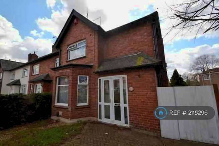 3 Bedroom End Of Terrace House To Rent In Kingsland Avenue, Northampton, NN2