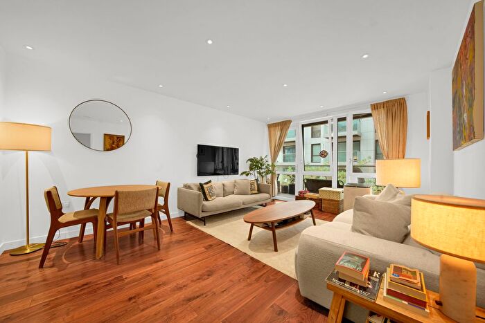 2 Bedroom Flat To Rent In Rivulet Apartments, Devan Grove, Woodberry Down, London, N4