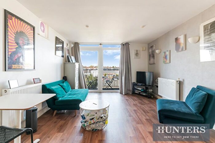 1 Bedroom Flat For Sale In Brownell Place, London, W7