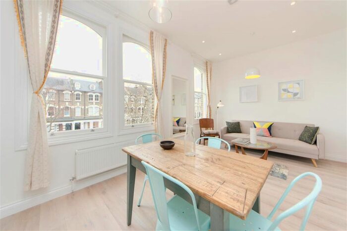2 Bedroom Flat To Rent In St. Lawrence Terrace, London, W10