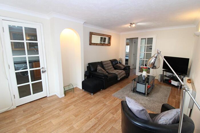 2 Bedroom Apartment To Rent In Clover Way, Wallington, SM6