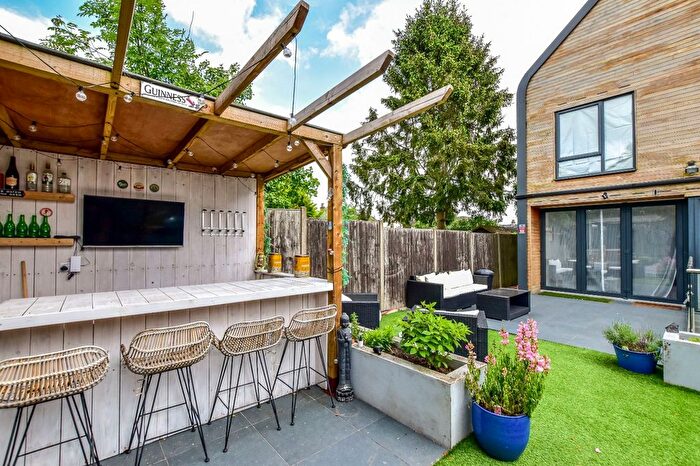 4 Bedroom Detached House For Sale In Adrian Road, Abbots Langley, WD5