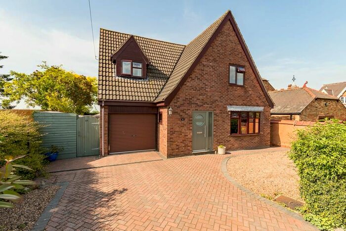 3 Bedroom Detached House For Sale In North Street, Roxby, Scunthorpe, DN15
