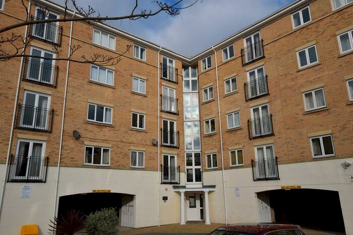 2 Bedroom Flat To Rent In Channon Court The Dell, Southampton, SO15