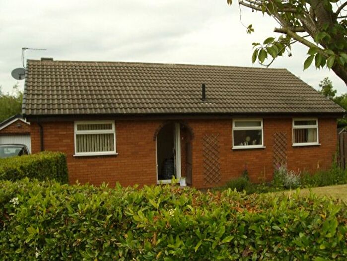 3 Bedroom Bungalow To Rent In Southill Close, Storton, Leeds, LS10