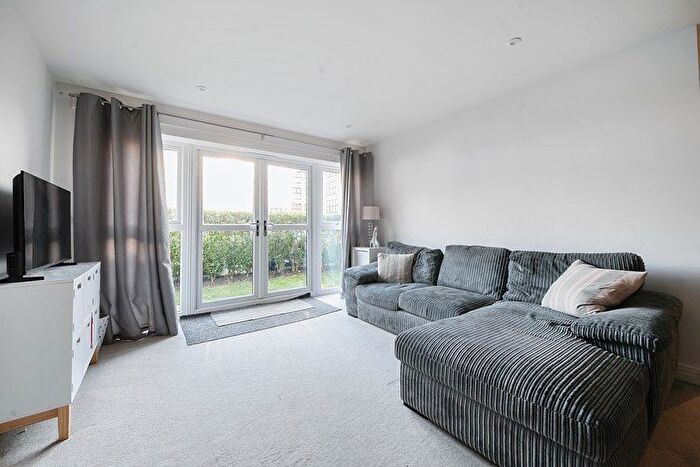 2 Bedroom Flat For Sale In Jefferson House, Stevenage, Hertfordshire, SG1