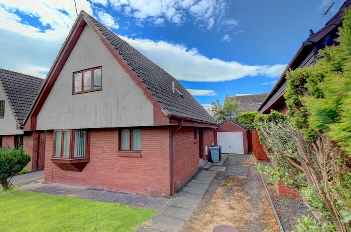 3 Bedroom Detached House For Sale In George Allan Place, Strathaven, ML10