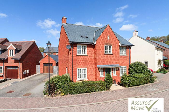 4 Bedroom Detached House For Sale In Bell Farm Close, Studham, Dunstable, LU6