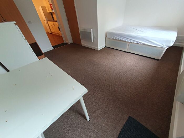 1 Bedroom Flat To Rent In North Luton Place, Roath, Cardiff, CF24