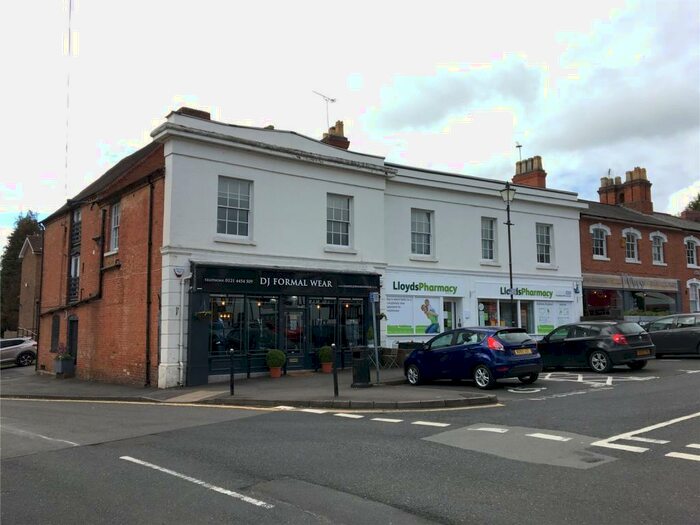 1 Bedroom Flat To Rent In The Square, Alvechurch, B48