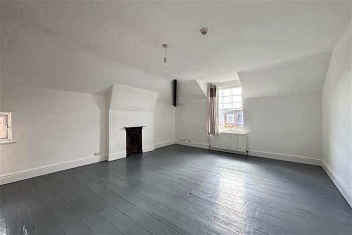 1 Bedroom Flat To Rent In Waldeck Road, NG5