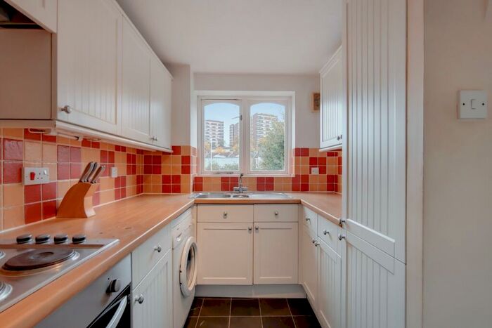 2 Bedroom Flat To Rent In Armoury Road, Deptford, London, SE8