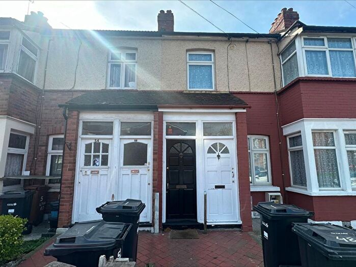 2 Bedroom Flat To Rent In Lynn Road, Ilford, IG2