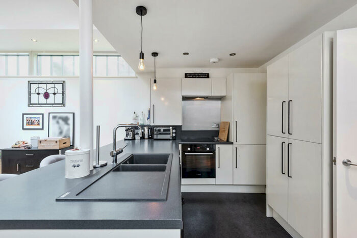 1 Bedroom Apartment For Sale In Liverpool Road, London, N1