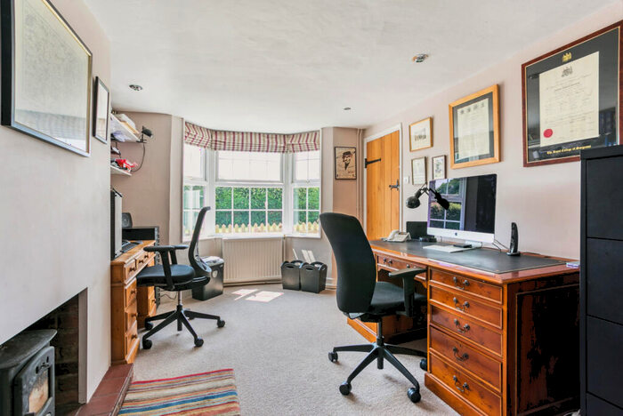 4 Bedroom Detached House For Sale In Northend, Henley-on-Thames, RG9