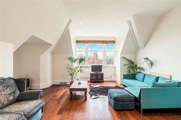 3 Bedroom Flat To Rent In Keswick Road, London, SW15