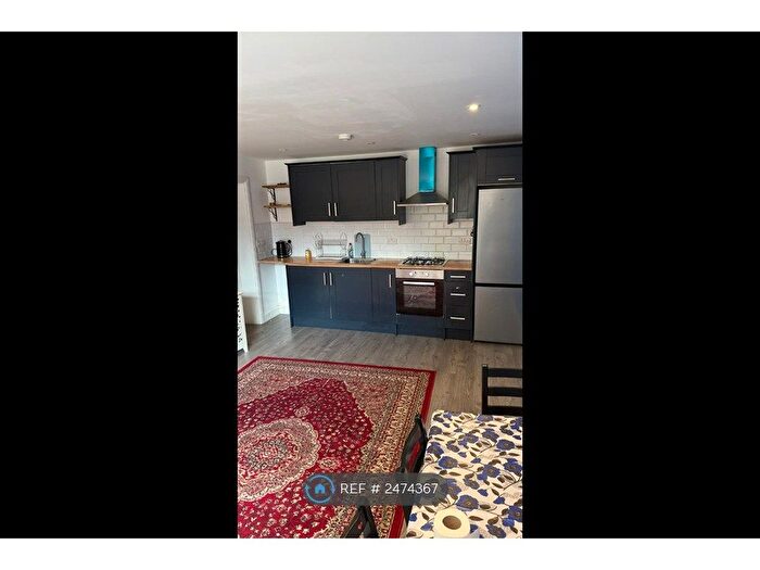 2 Bedroom Semi-Detached House To Rent In The Coach House, Dunstable, LU6