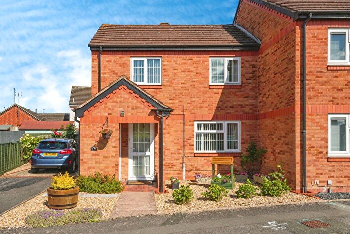 2 Bedroom Detached House For Sale In Laburnum Drive, Evesham, Worcestershire, WR11