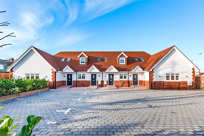 2 Bedroom Bungalow For Sale In Jensen Close, Hornchurch, RM12